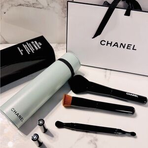 REDUCED NIB Les Pinceaux De Chanel 3 brushes limited edition case CAVALIER SEUL